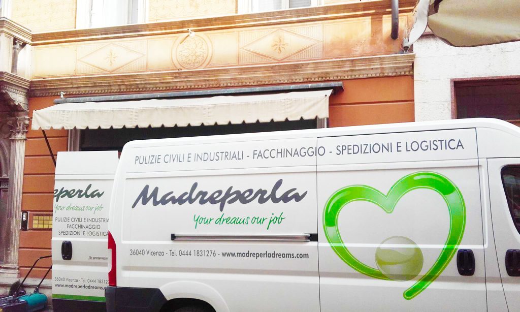 madreperla-clening-and-service-furgone